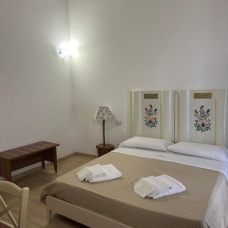 B&B Vittorio Emanuele 시로마리나 외부 사진