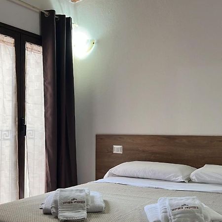 B&B Vittorio Emanuele 시로마리나 외부 사진