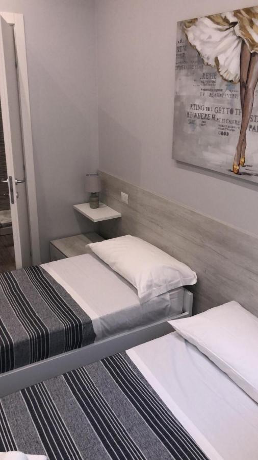 B&B Vittorio Emanuele 시로마리나 외부 사진
