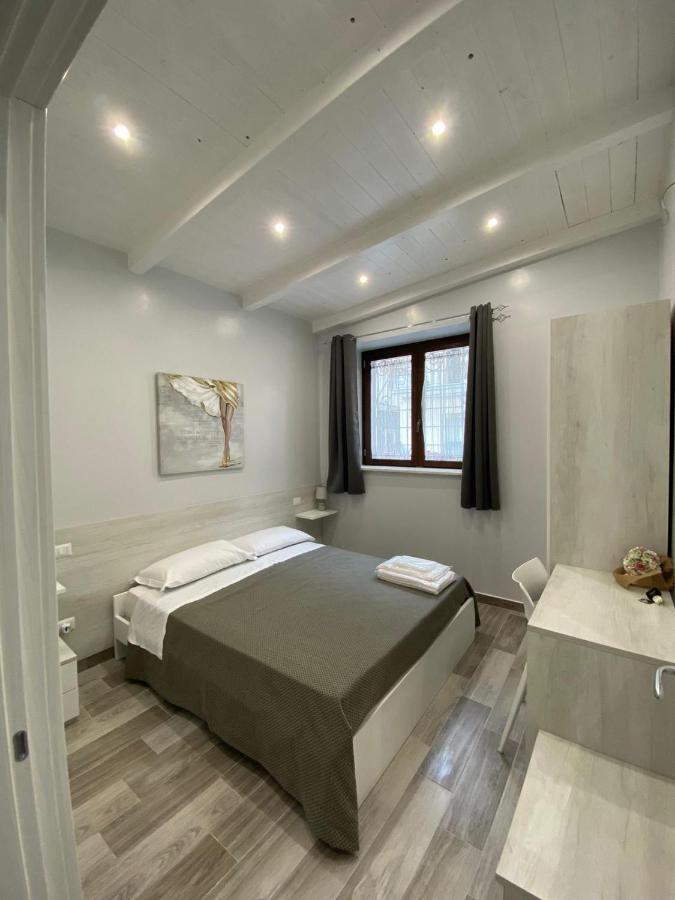 B&B Vittorio Emanuele 시로마리나 외부 사진