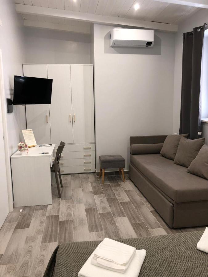 B&B Vittorio Emanuele 시로마리나 외부 사진