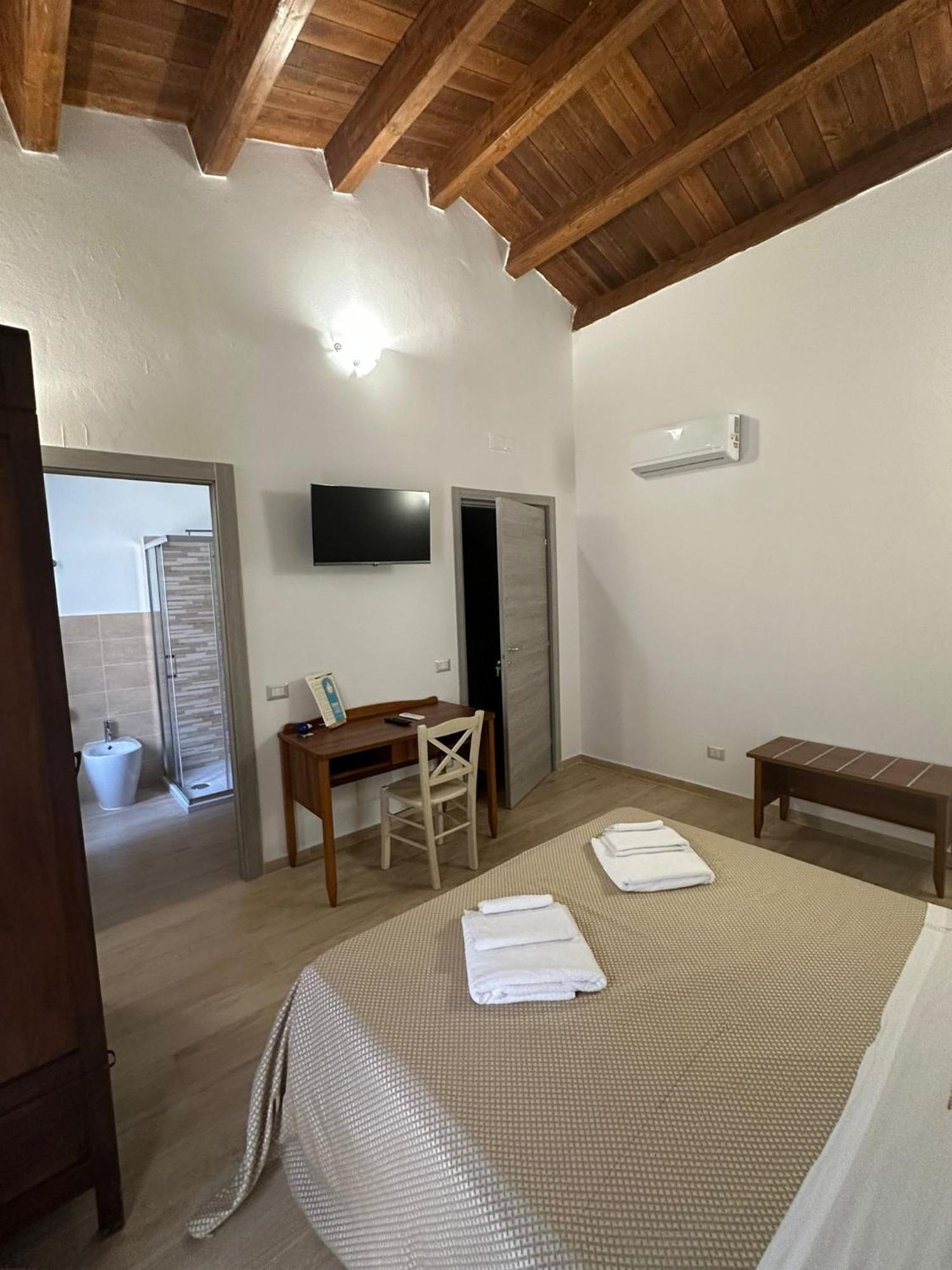 B&B Vittorio Emanuele 시로마리나 외부 사진