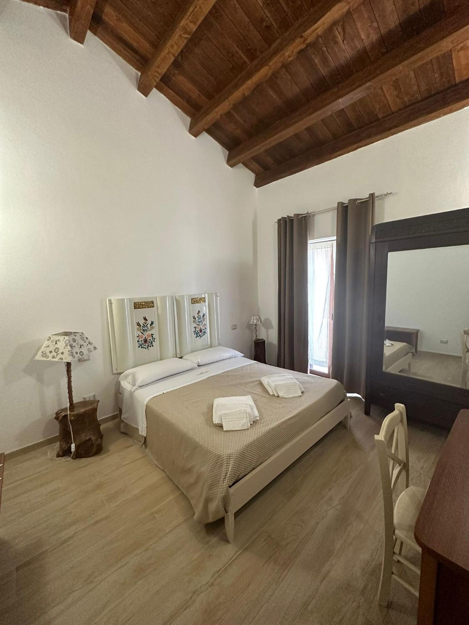 B&B Vittorio Emanuele 시로마리나 외부 사진