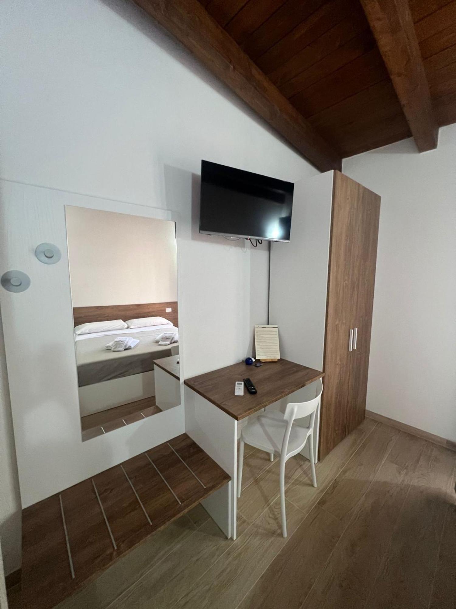 B&B Vittorio Emanuele 시로마리나 외부 사진