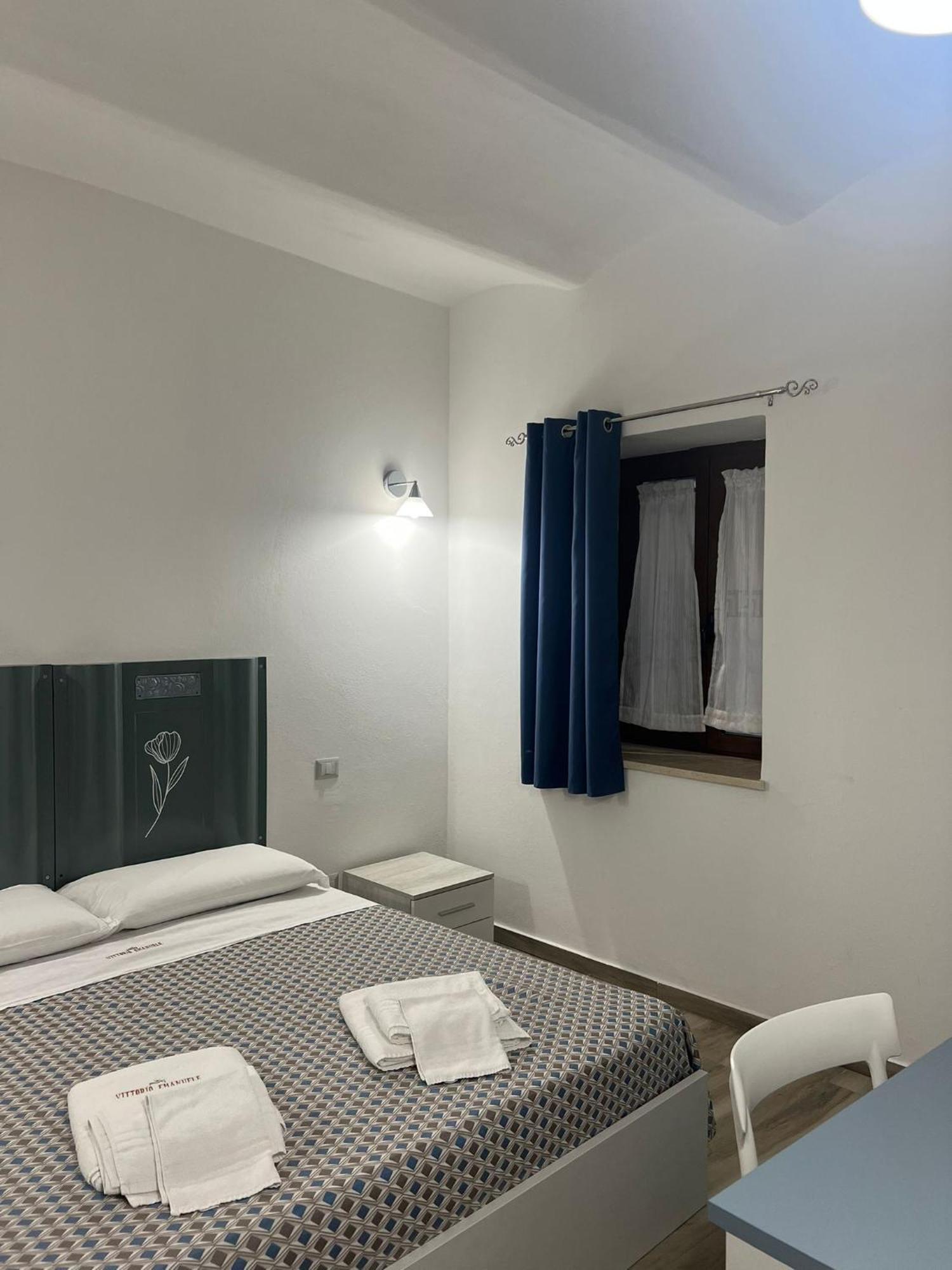 B&B Vittorio Emanuele 시로마리나 외부 사진
