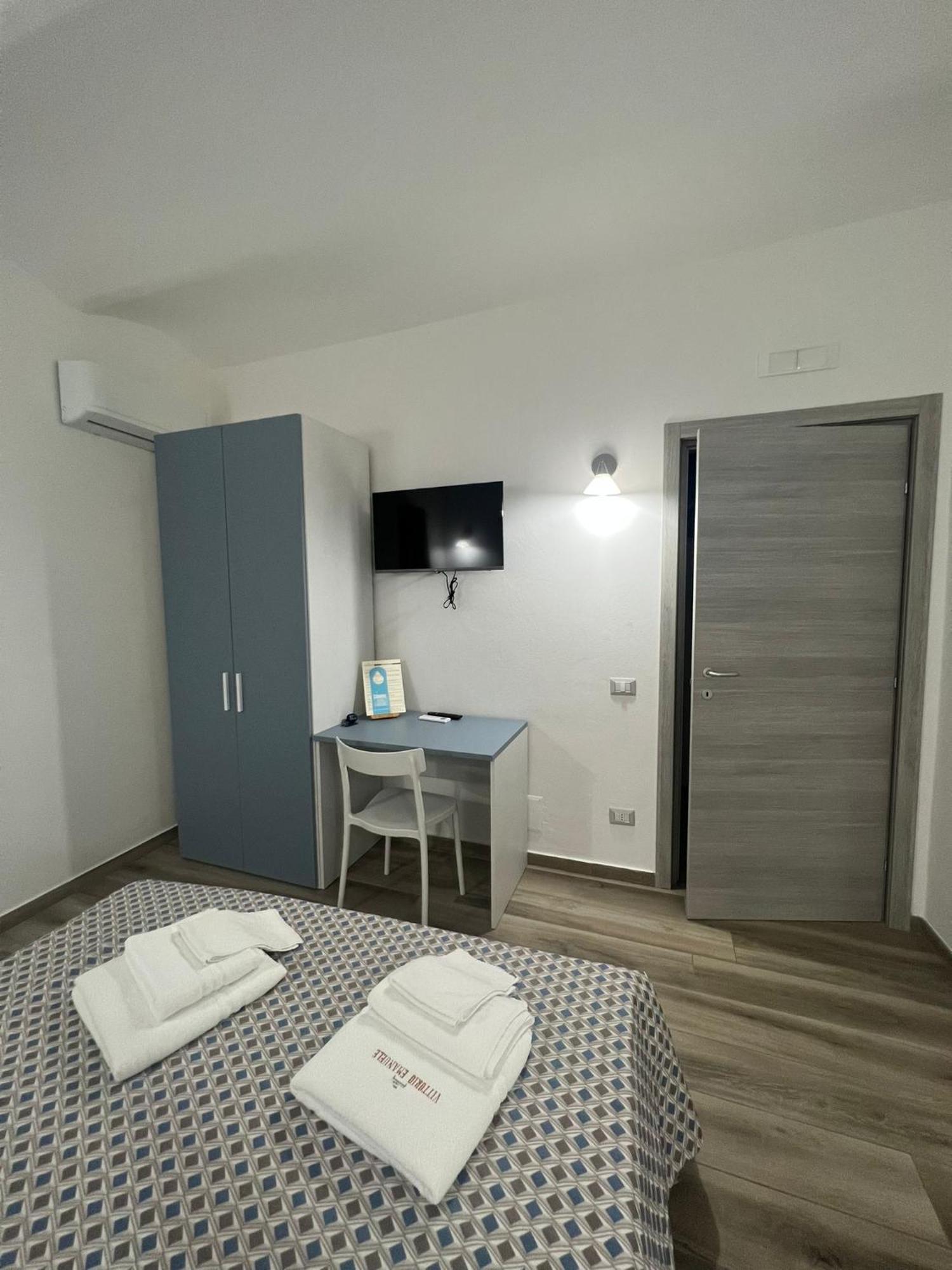 B&B Vittorio Emanuele 시로마리나 외부 사진